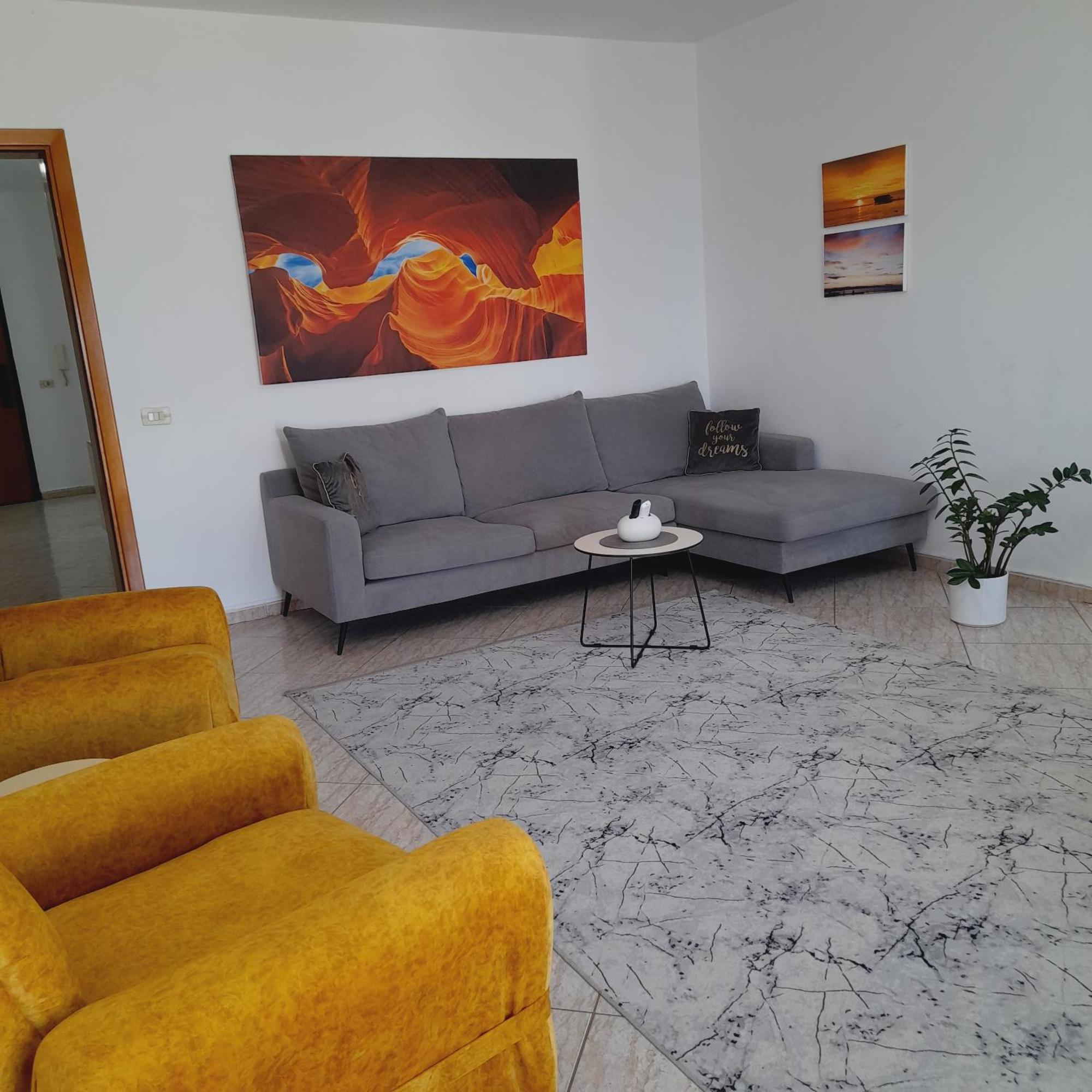 Apartament Port View *